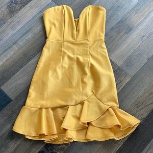 Mustard yellow strapless sweetheart plunge mini dress